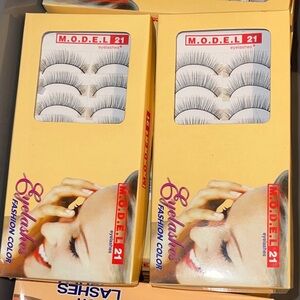 20 pairs MODEL 21 Eyelashes